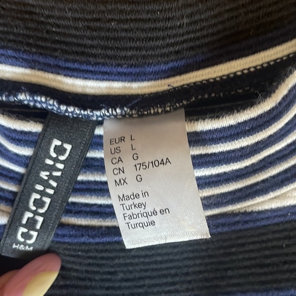 H&M Crop top navy, black and white striped - Picture 2 of 2